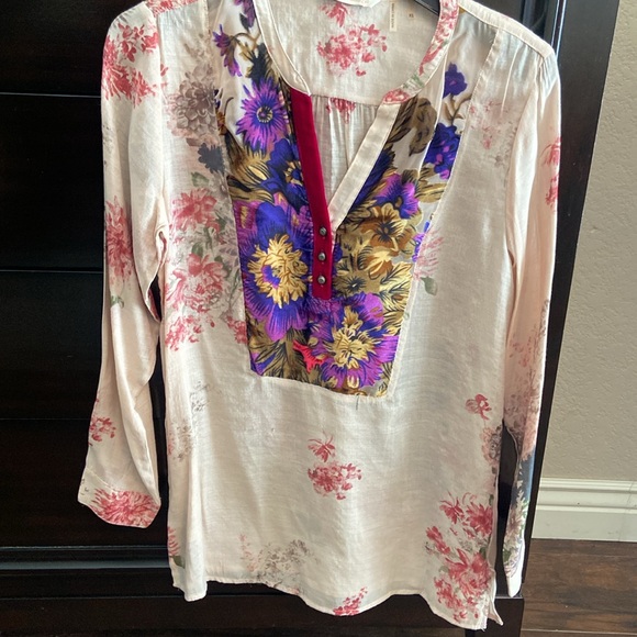 Gorgeous blouse from Soft Surrounding! Floral print, long sleeves, size XS. - Picture 2 of 11